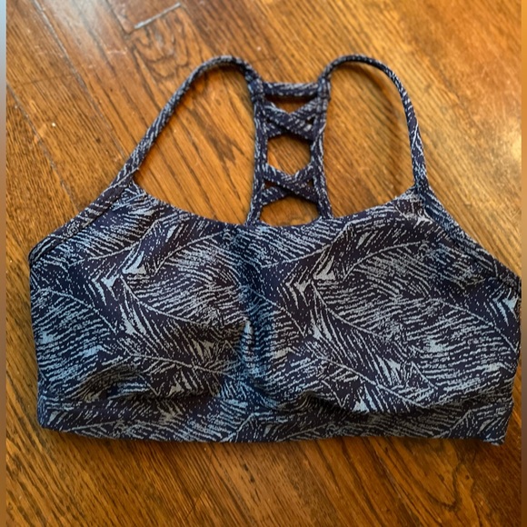 All in Motion Sports Bra. - Picture 4 of 6